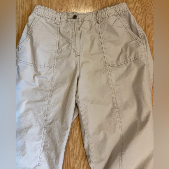 Karen Scott beige capris with pockets - size 8 - Picture 6 of 9
